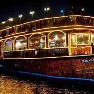 arabian traditional dhow crusie dubai creek