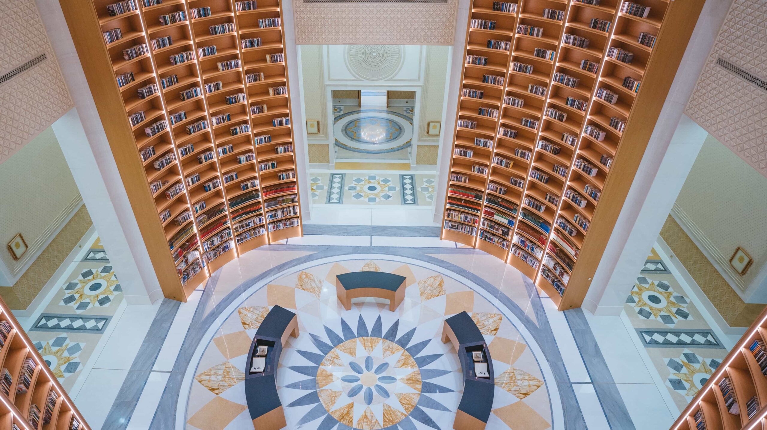 Qasr Al Watan palace evening light show